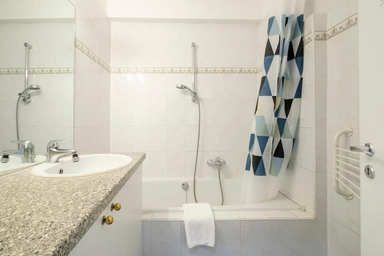 2 Bedrooms Apartment Wolewe-Saint-Lambert Brussels Belgium