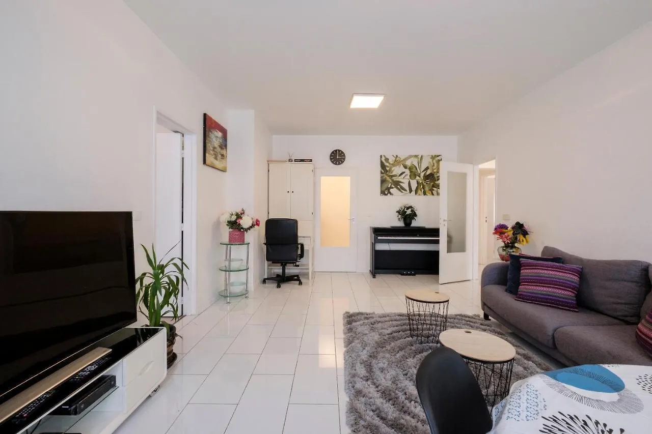 2 Bedrooms Apartment Wolewe-Saint-Lambert Brussels